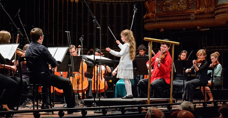 The Superfluous Conductor